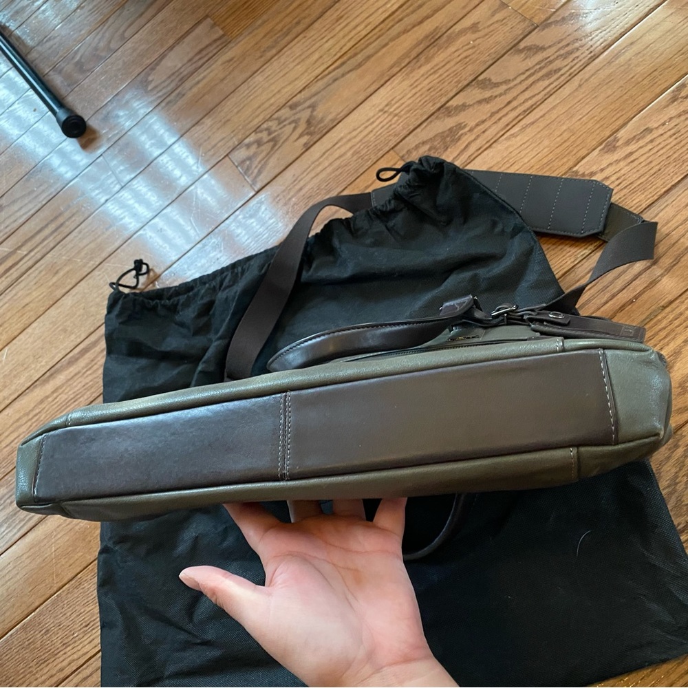 Tumi Briefcase - Picture 6 of 10